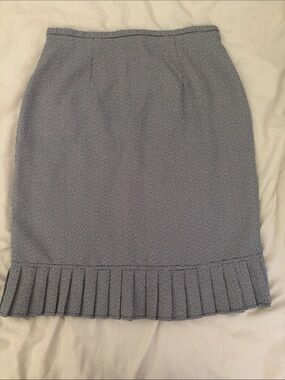 Textured Gray Pleated-Hem Pencil Skirt